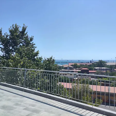 White 아파트 테살로니키