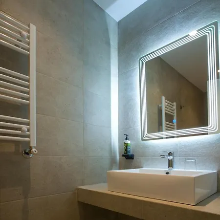 White Apartment Thessaloniki