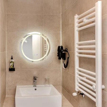 Apartment White *