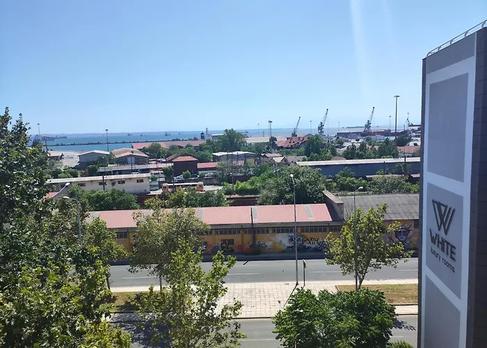 White Apartment Thessaloniki